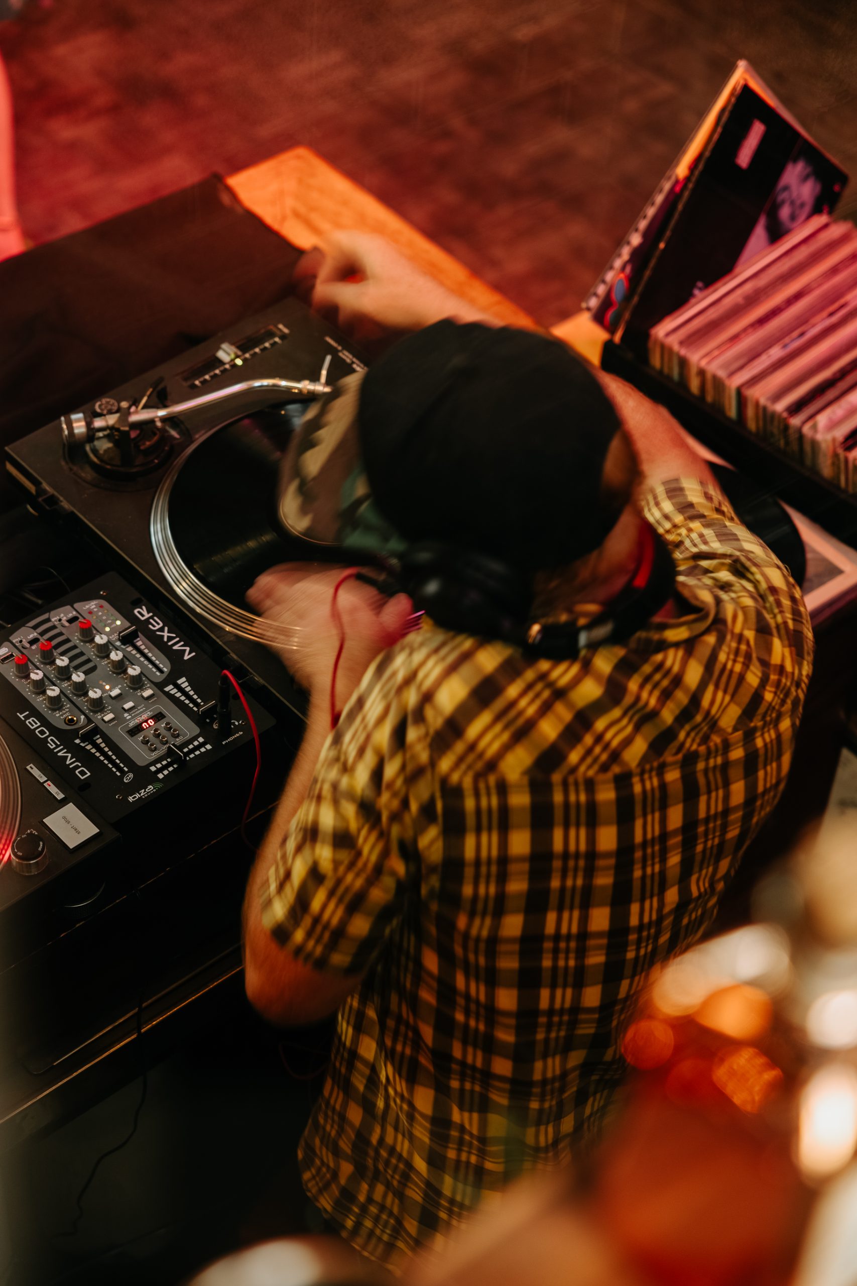 DJ and vinyl at Pompstation